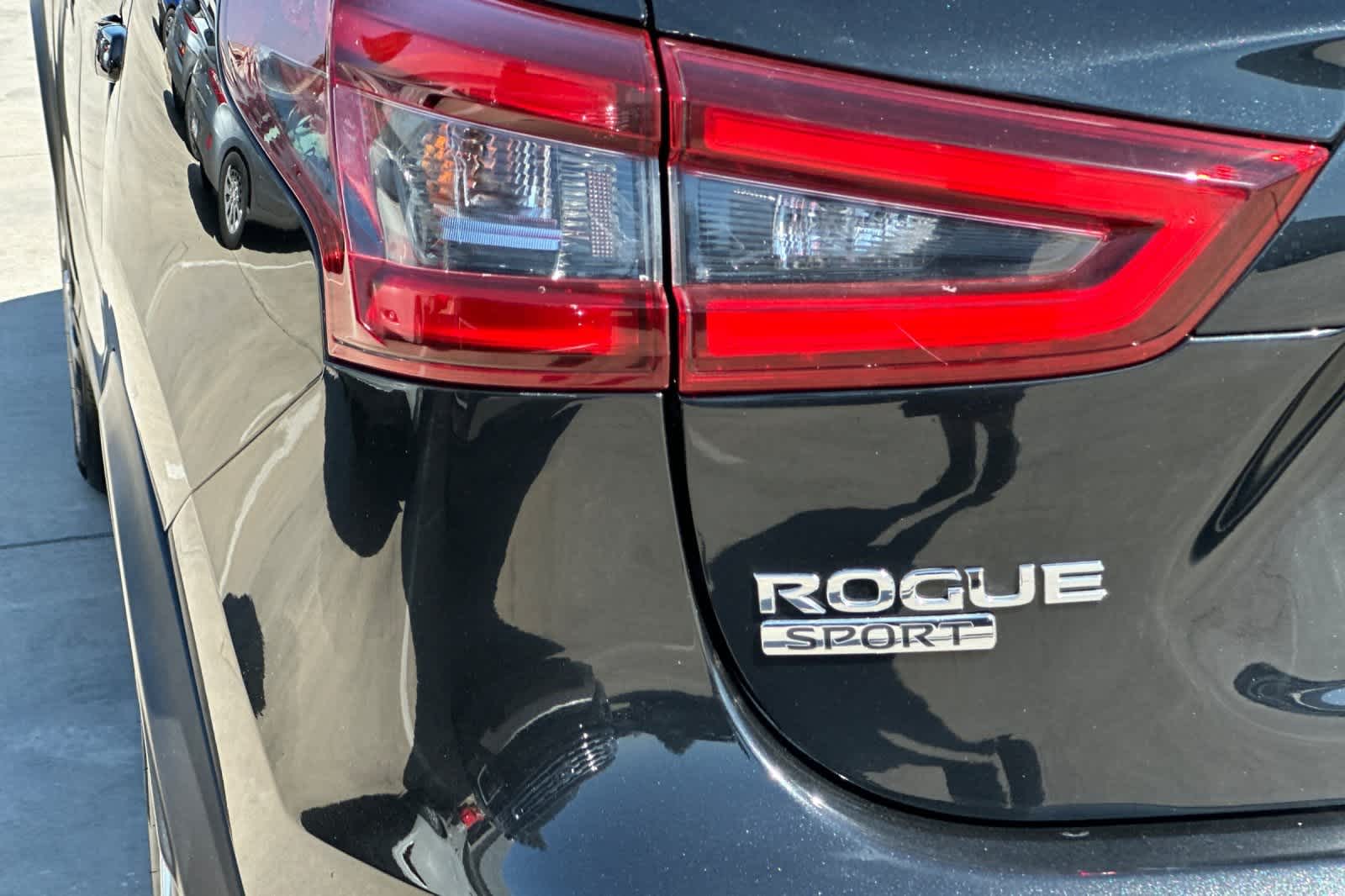 Thumbnail: 2021 Nissan Rogue Sport - 13