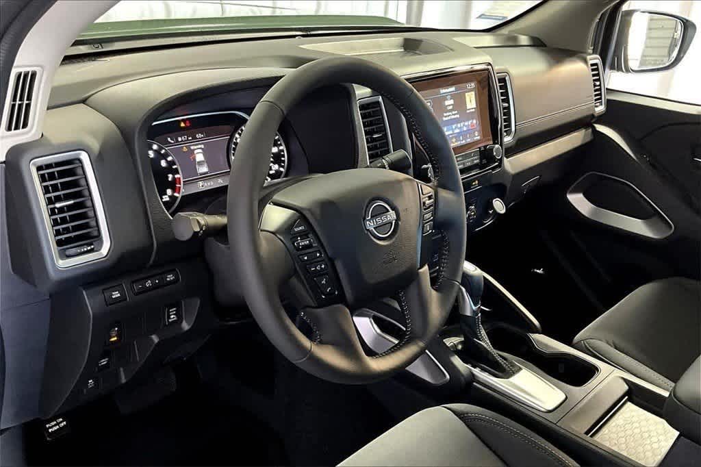 Thumbnail: 2024 Nissan Frontier - 14