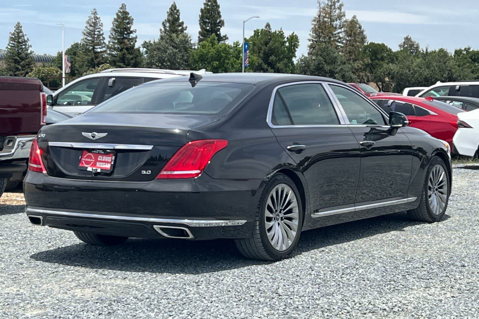 Thumbnail: 2019 Genesis G90 - 3