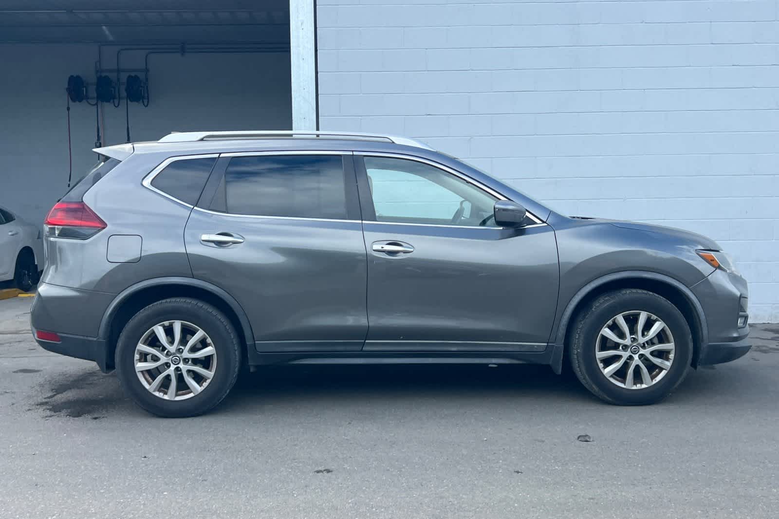 Thumbnail: 2018 Nissan Rogue - 9