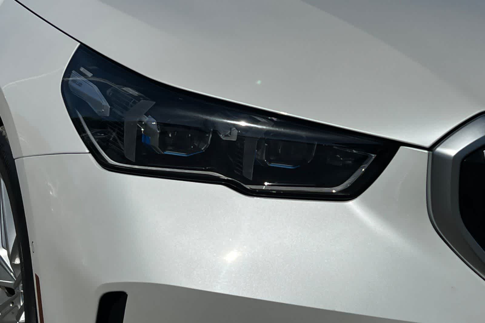 Thumbnail: 2024 BMW 5 Series - 32