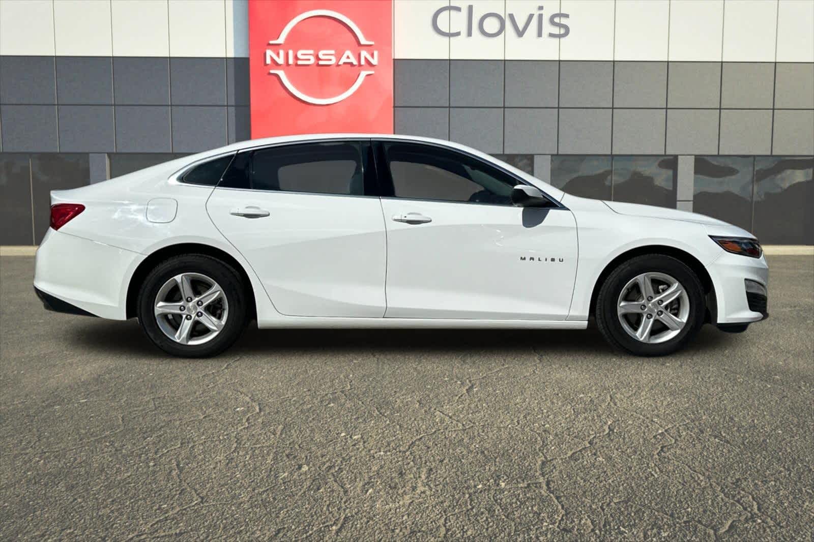 Thumbnail: 2021 Chevrolet Malibu - 9