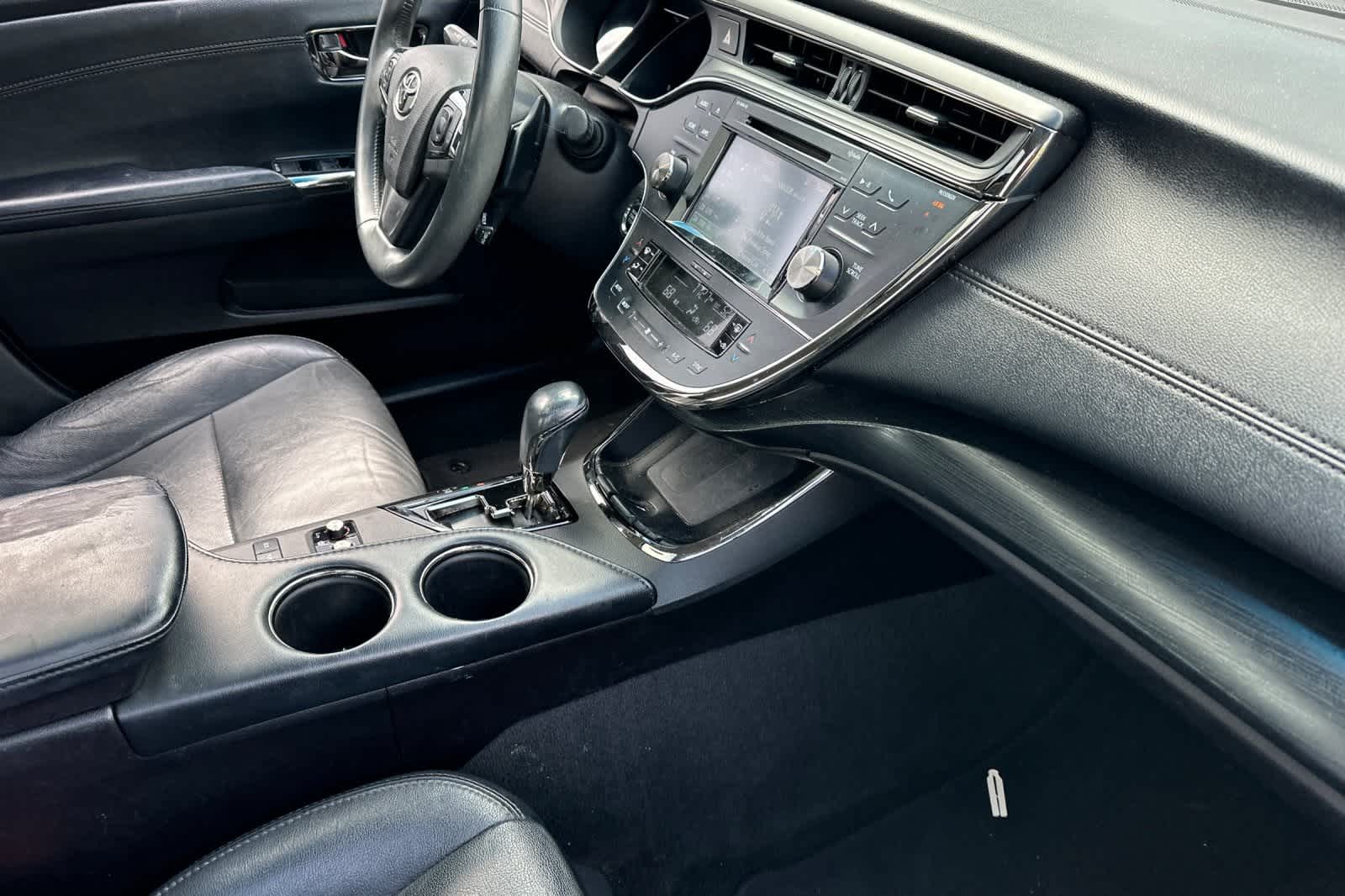 Thumbnail: 2016 Toyota Avalon - 16