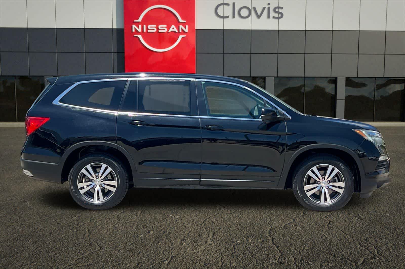 Thumbnail: 2016 Honda Pilot - 9