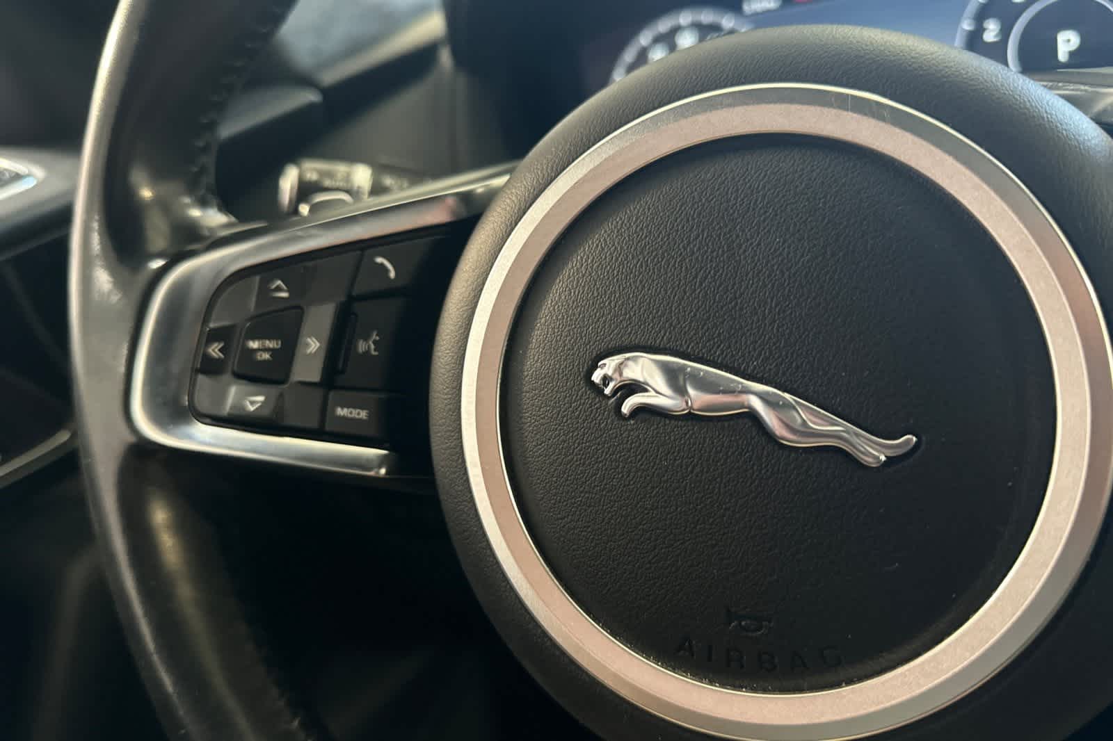 Thumbnail: 2019 Jaguar F-Pace - 31