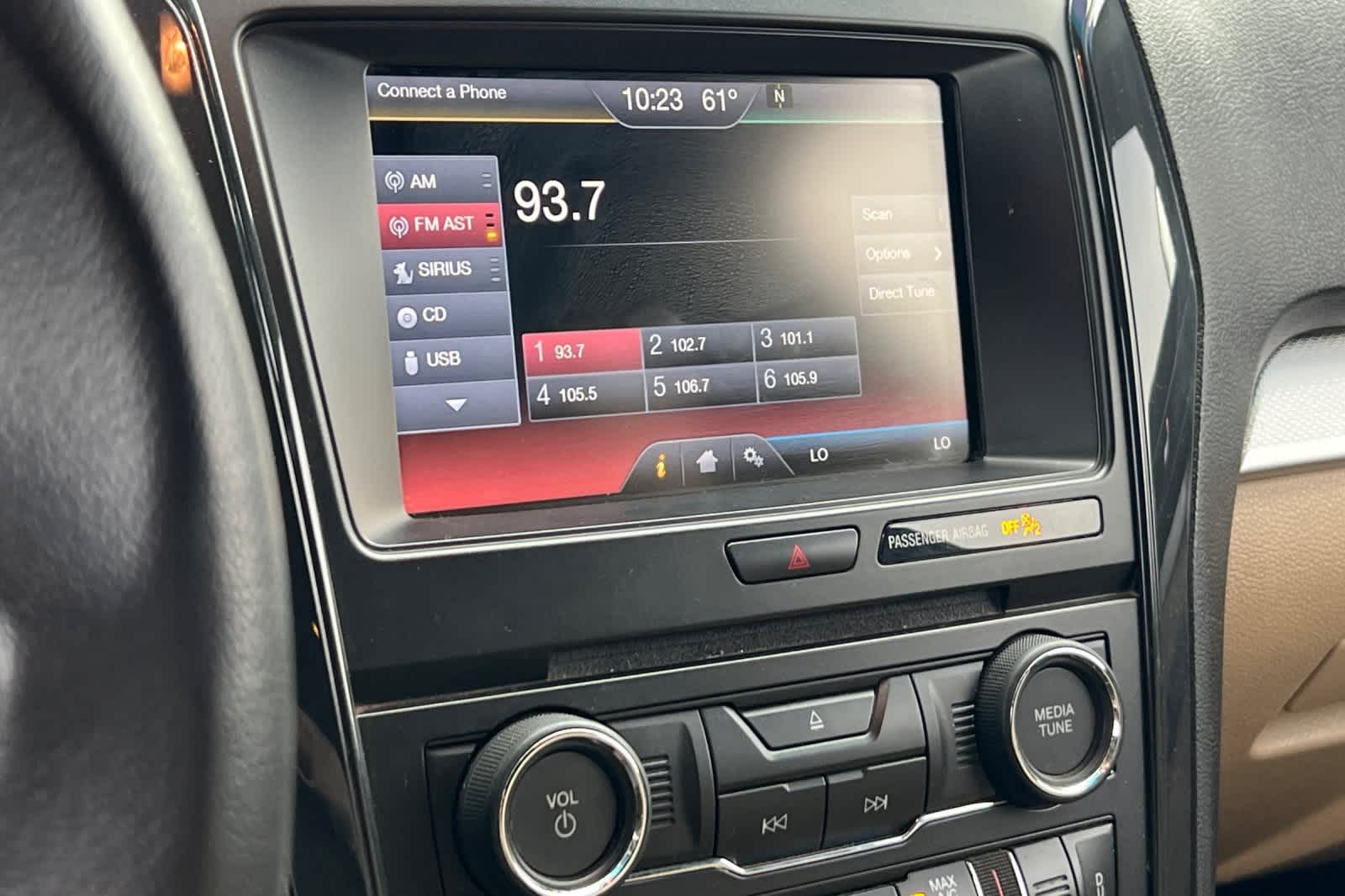 Thumbnail: 2016 Ford Explorer - 20