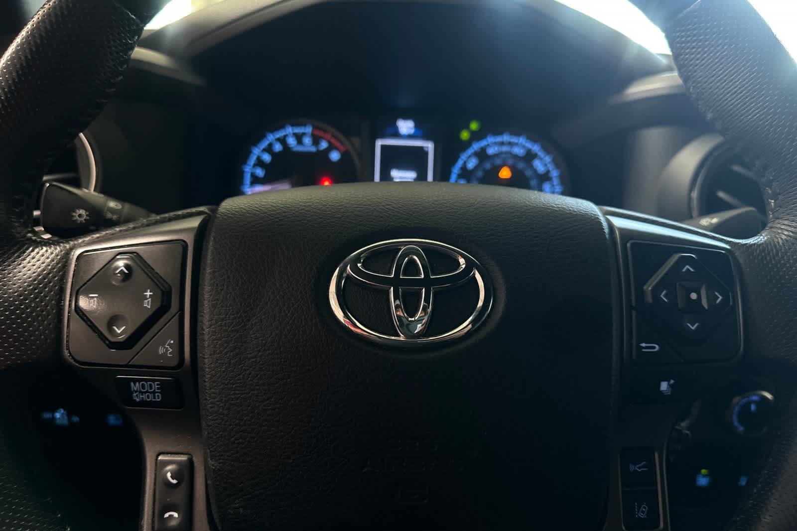 Thumbnail: 2021 Toyota Tacoma - 25