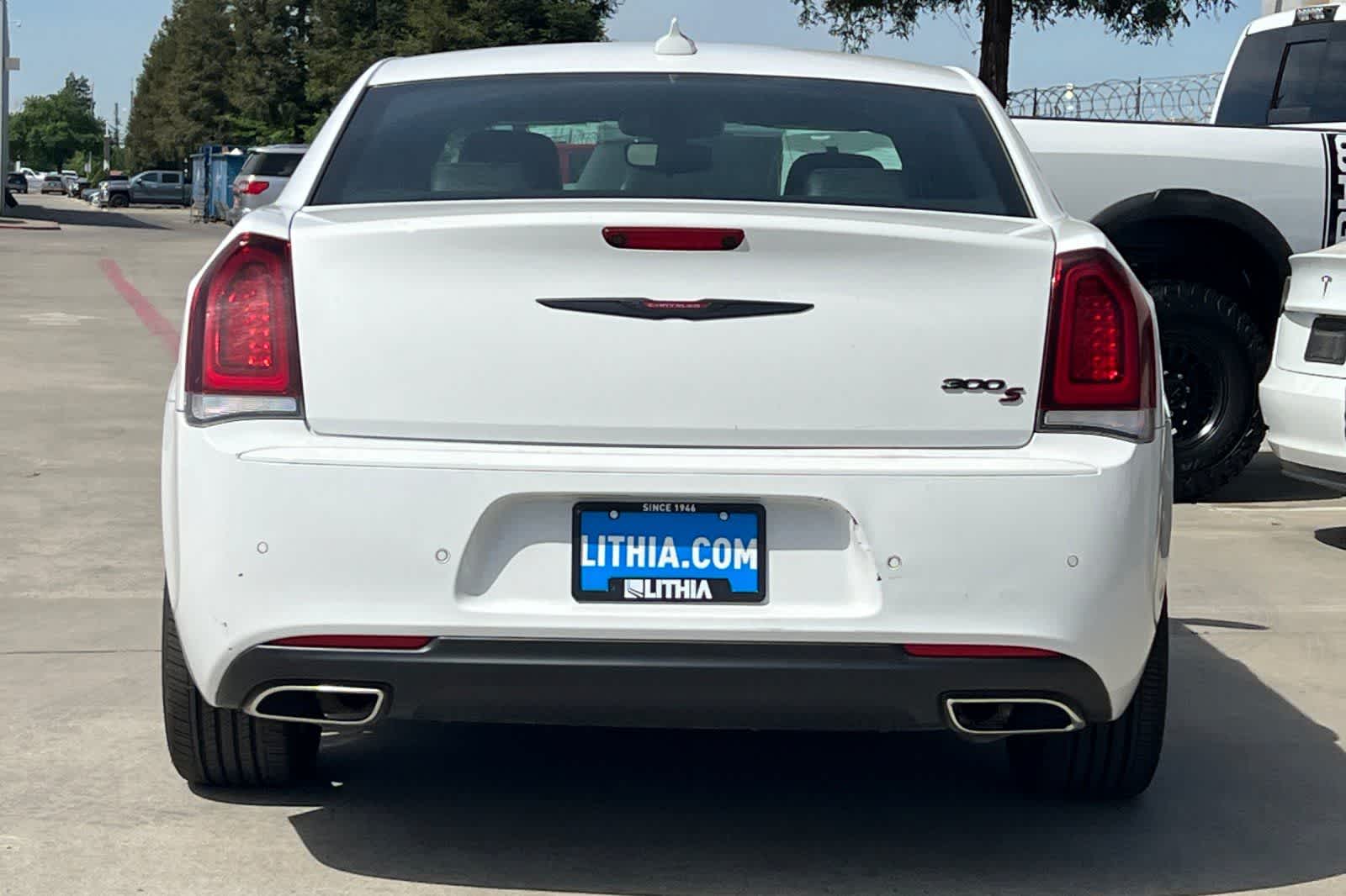 Thumbnail: 2023 Chrysler 300 - 8