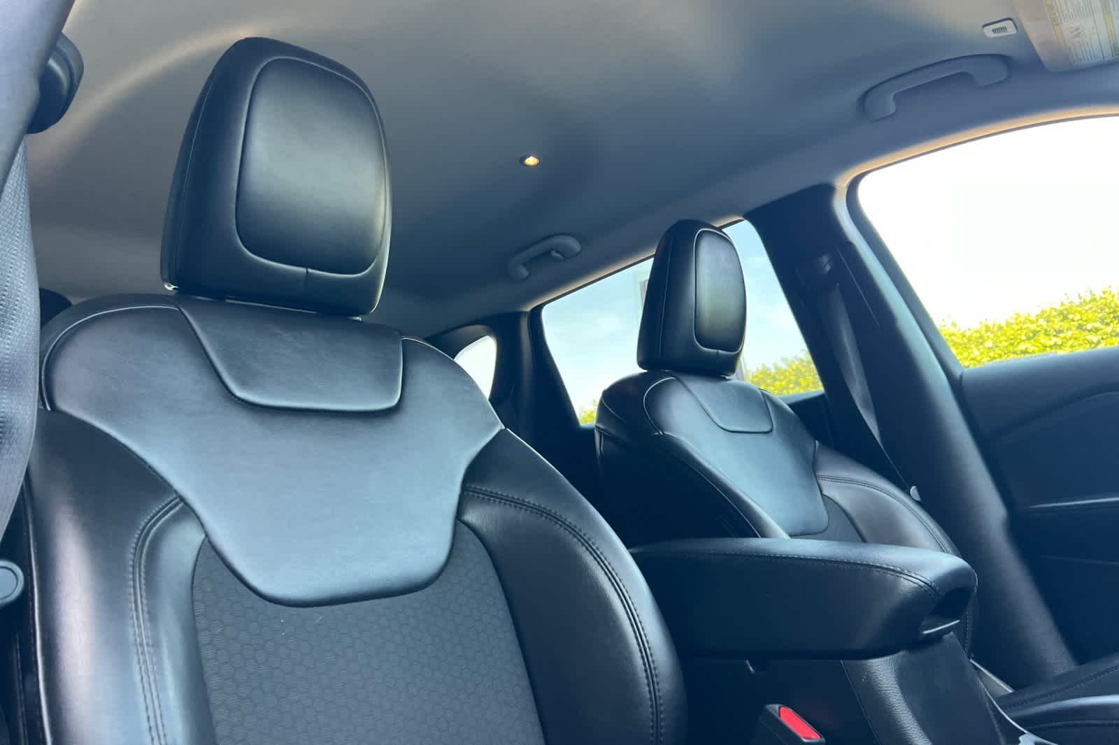 Thumbnail: 2019 Jeep Cherokee - 19