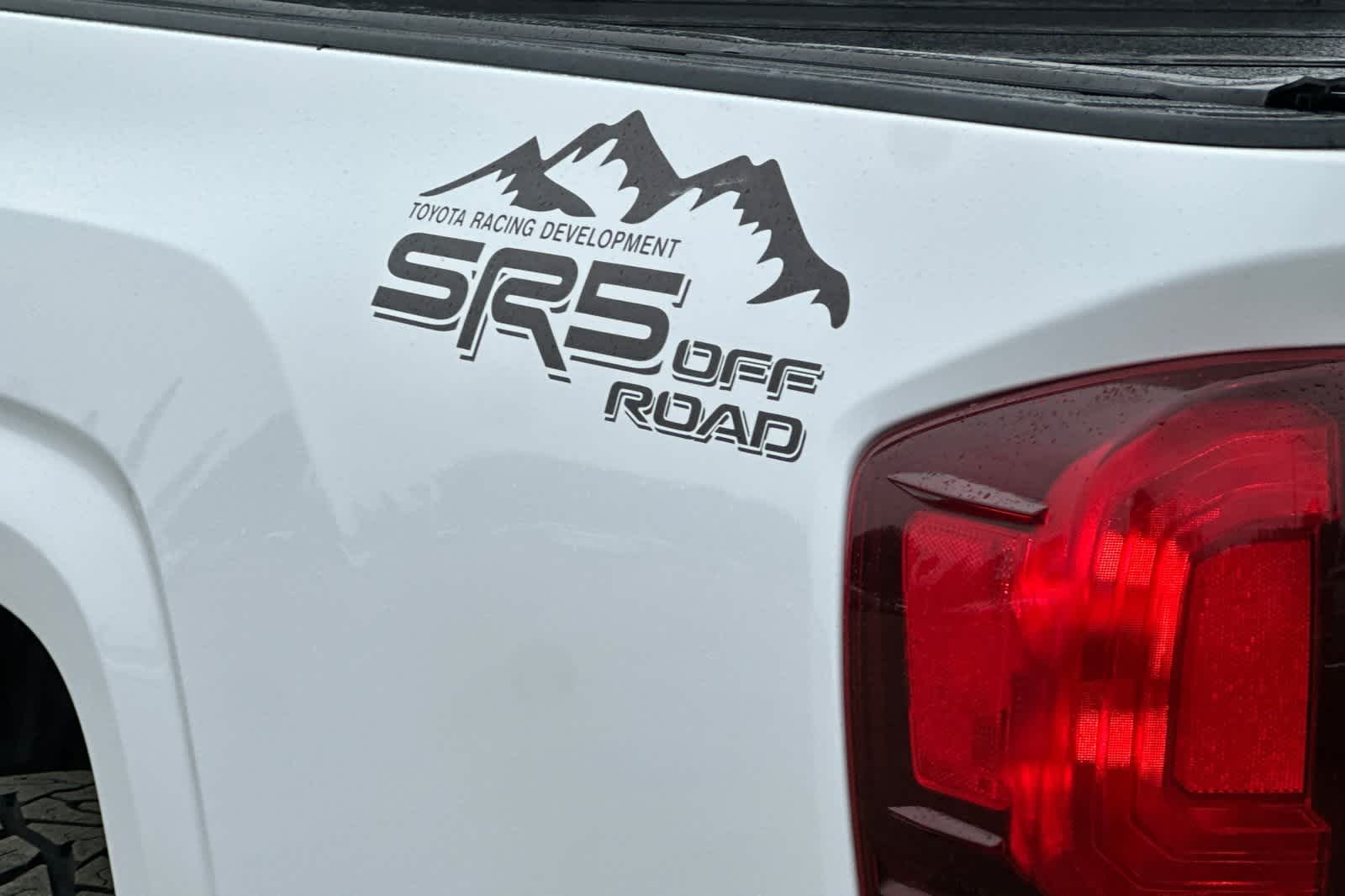 Thumbnail: 2019 Toyota Tacoma - 15