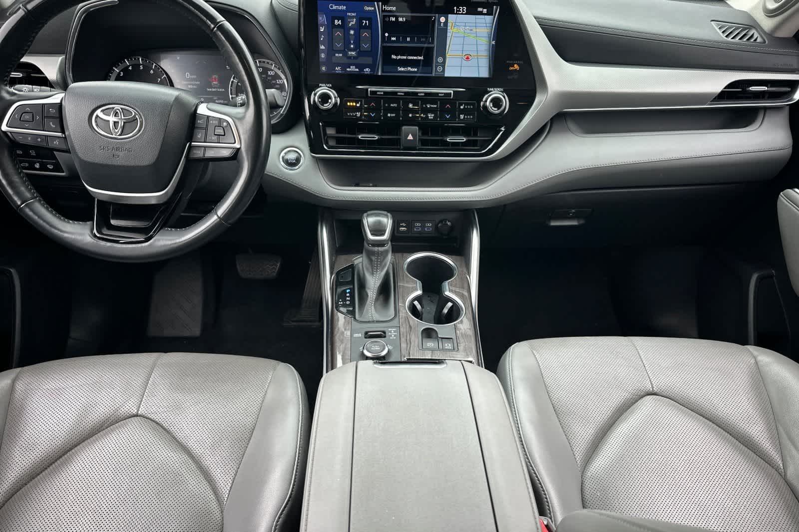 Thumbnail: 2022 Toyota Highlander - 4