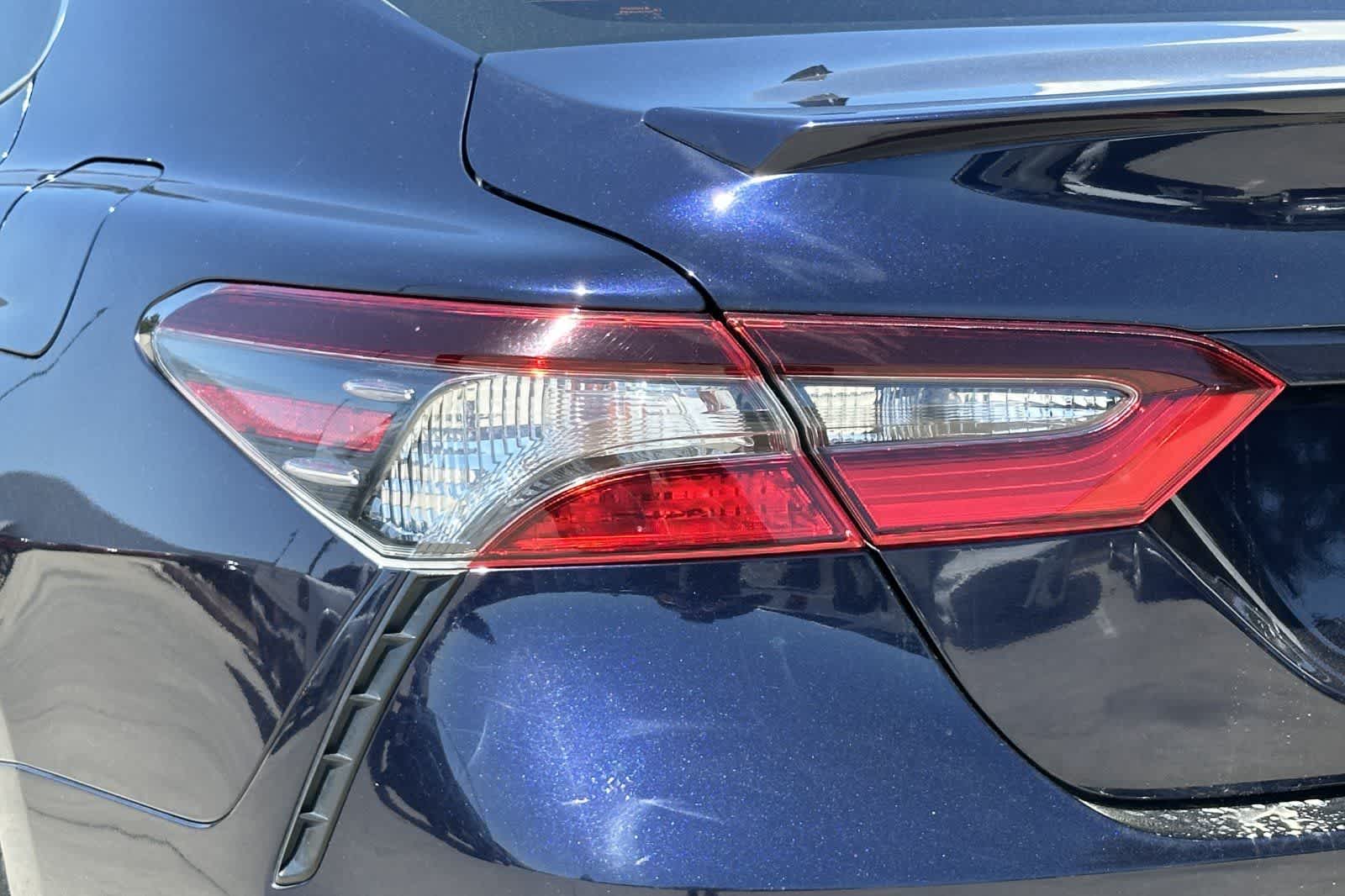 Thumbnail: 2021 Toyota Camry - 32