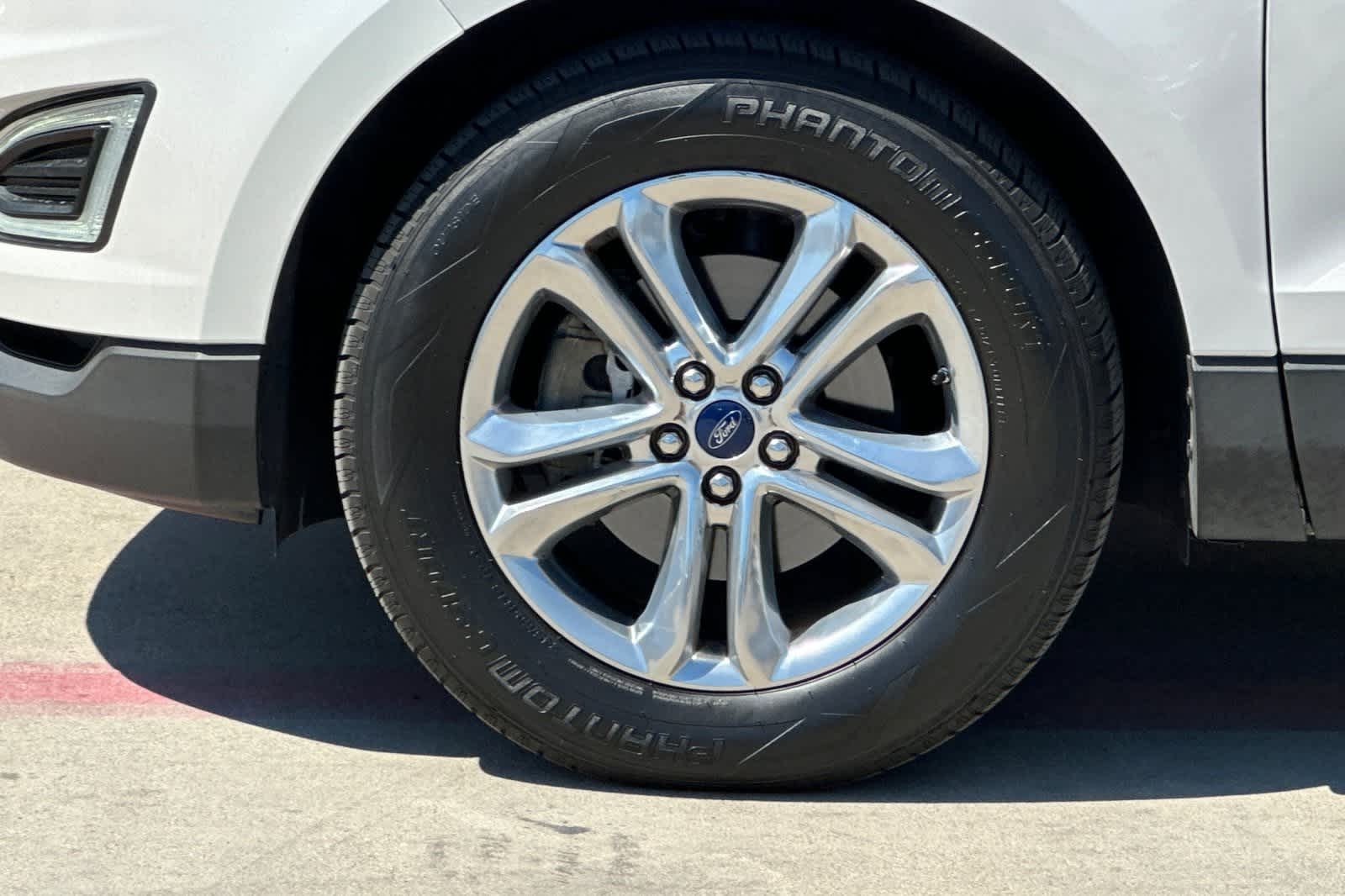 Thumbnail: 2016 Ford Edge - 12