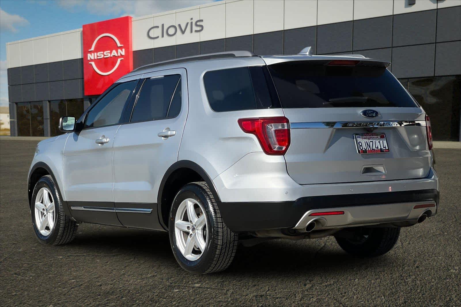 Thumbnail: 2017 Ford Explorer - 7