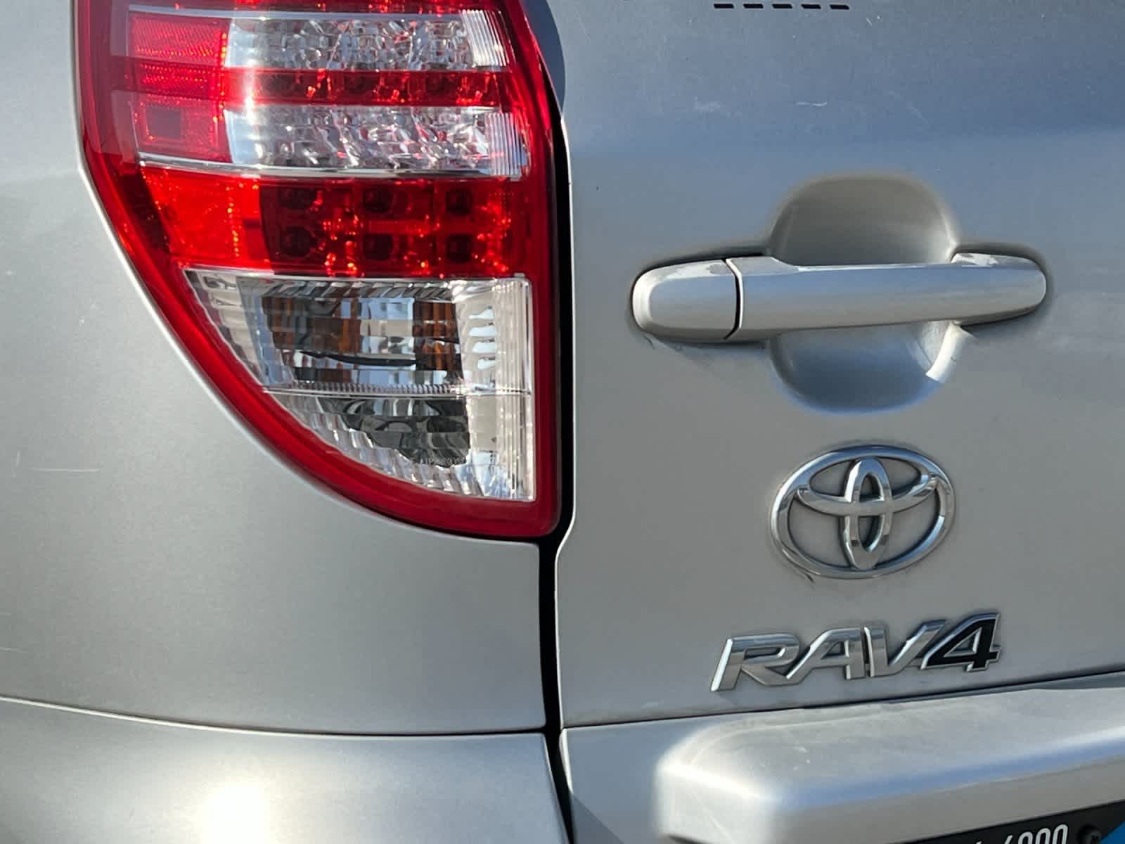 Thumbnail: 2011 Toyota RAV4 - 25