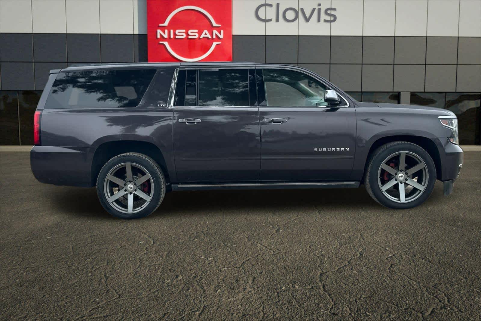 Thumbnail: 2016 Chevrolet Suburban - 9