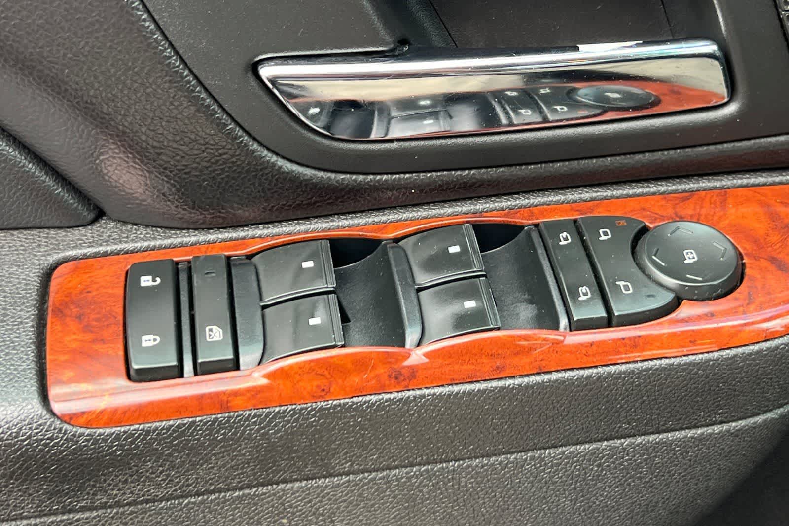 Thumbnail: 2012 Chevrolet Avalanche 1500 - 14