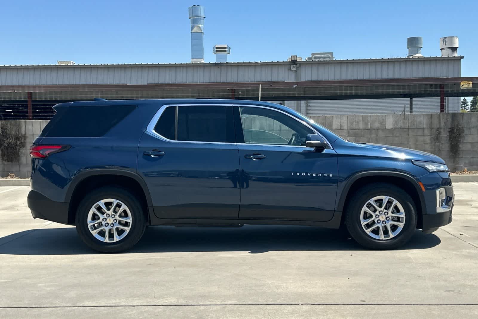 Thumbnail: 2023 Chevrolet Traverse - 9