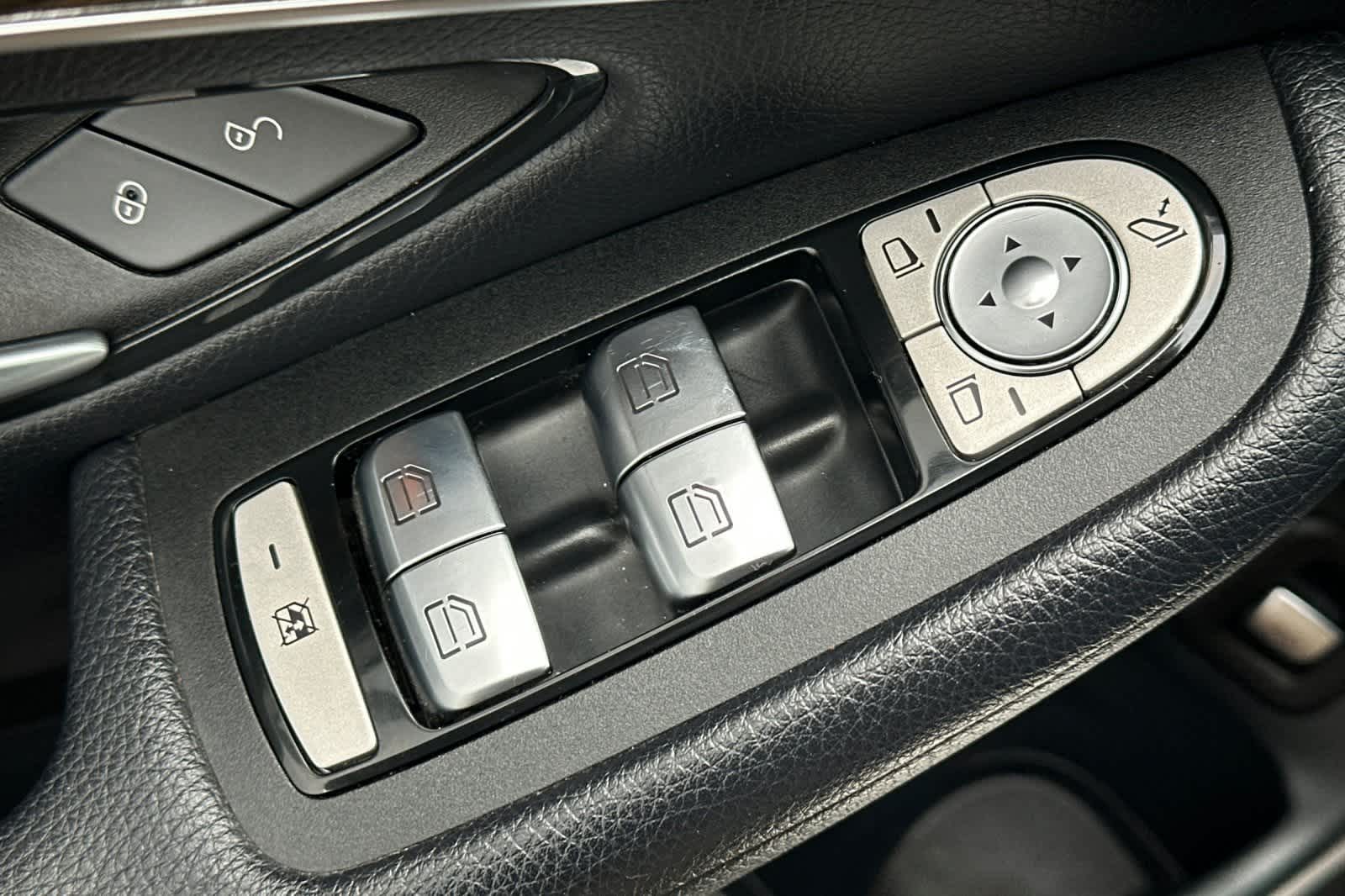 Thumbnail: 2020 Mercedes-Benz GLC - 14