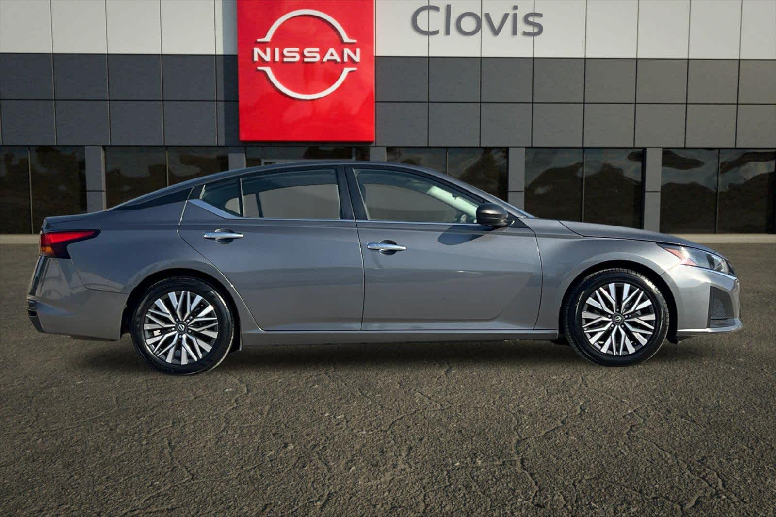 Thumbnail: 2024 Nissan Altima - 9