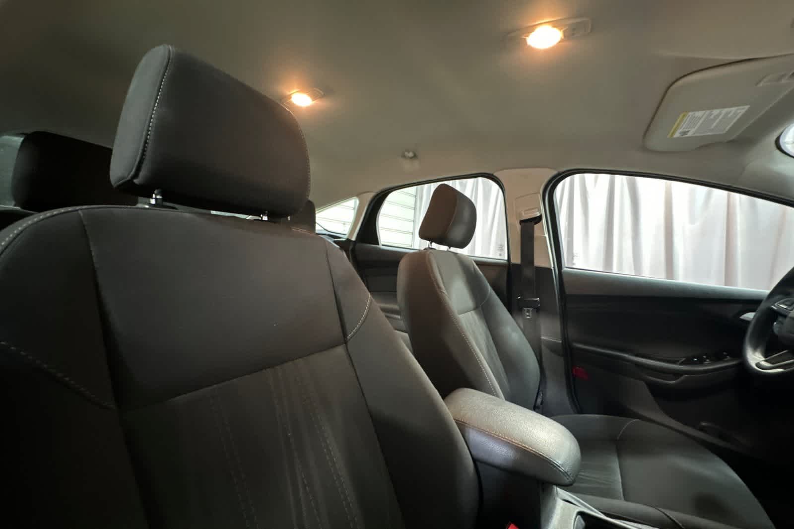 Thumbnail: 2017 Ford Focus - 17