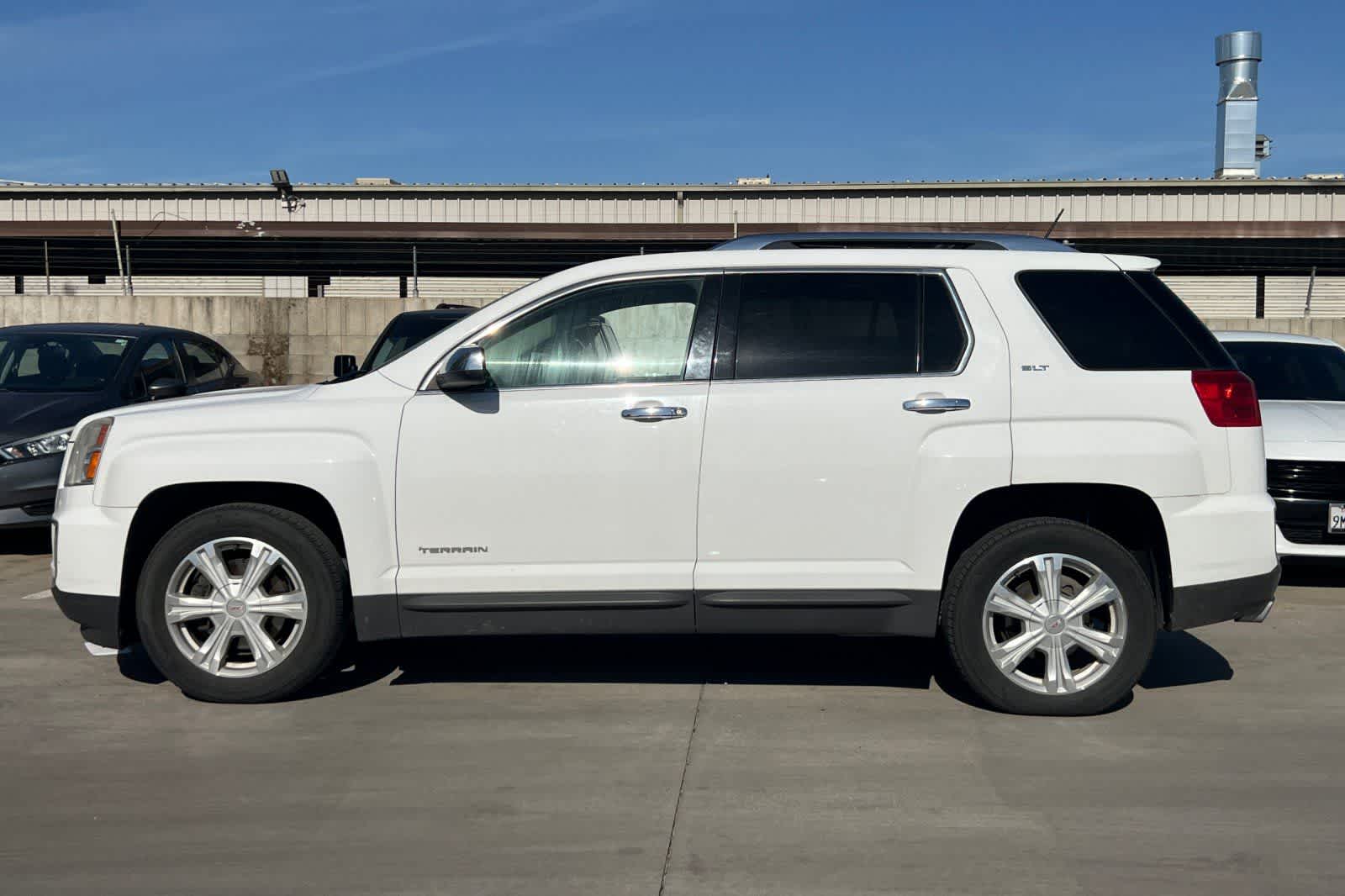 Thumbnail: 2017 GMC Terrain - 6