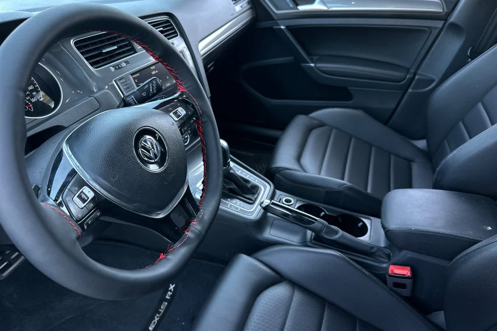 Thumbnail: 2017 Volkswagen Golf - 14