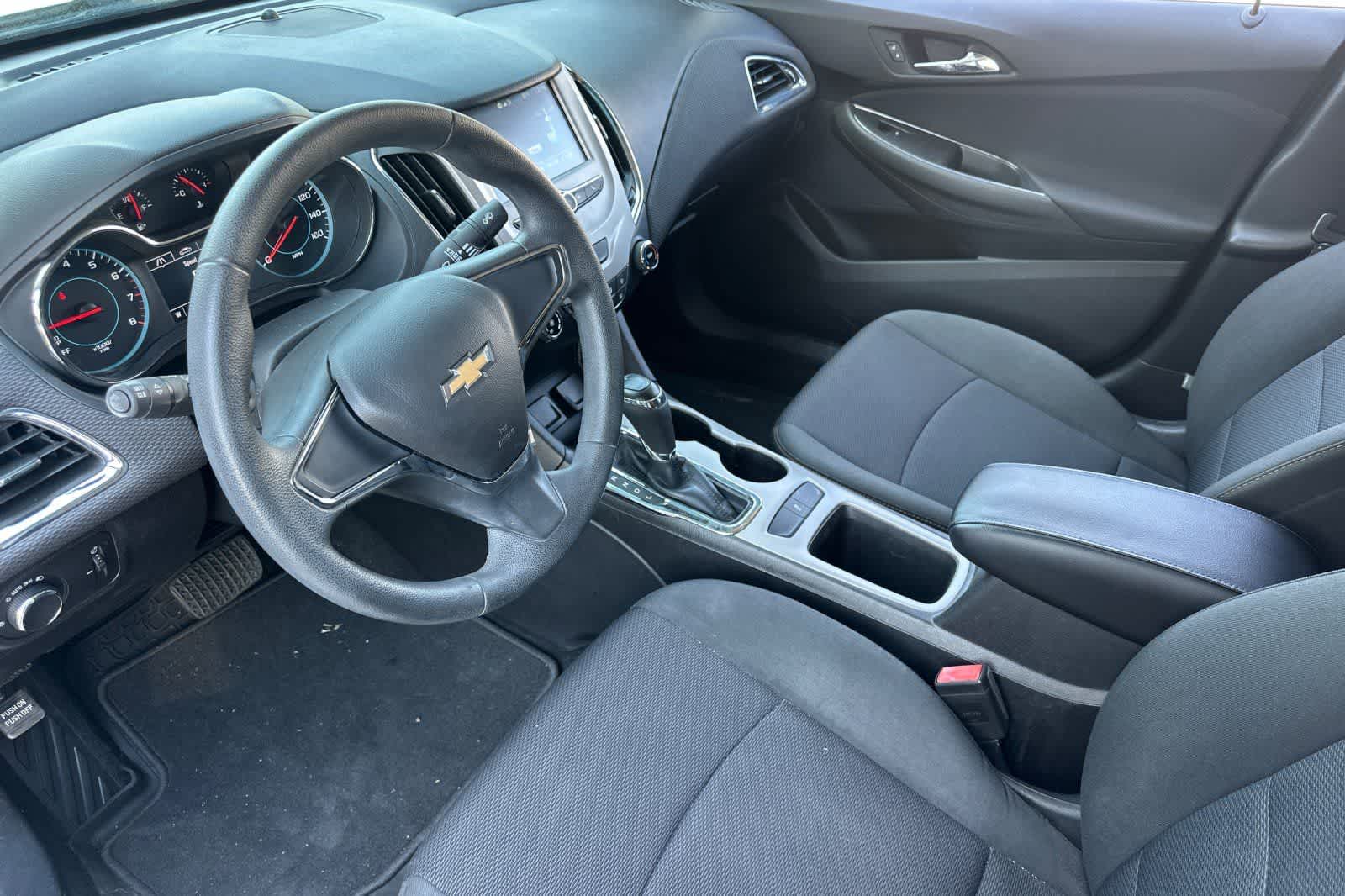 Thumbnail: 2017 Chevrolet Cruze - 14