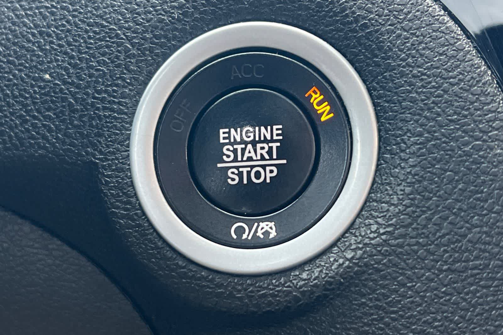 Thumbnail: 2023 Chrysler 300 - 24