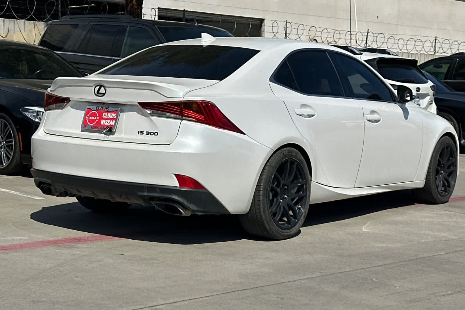 Thumbnail: 2020 Lexus IS - 3