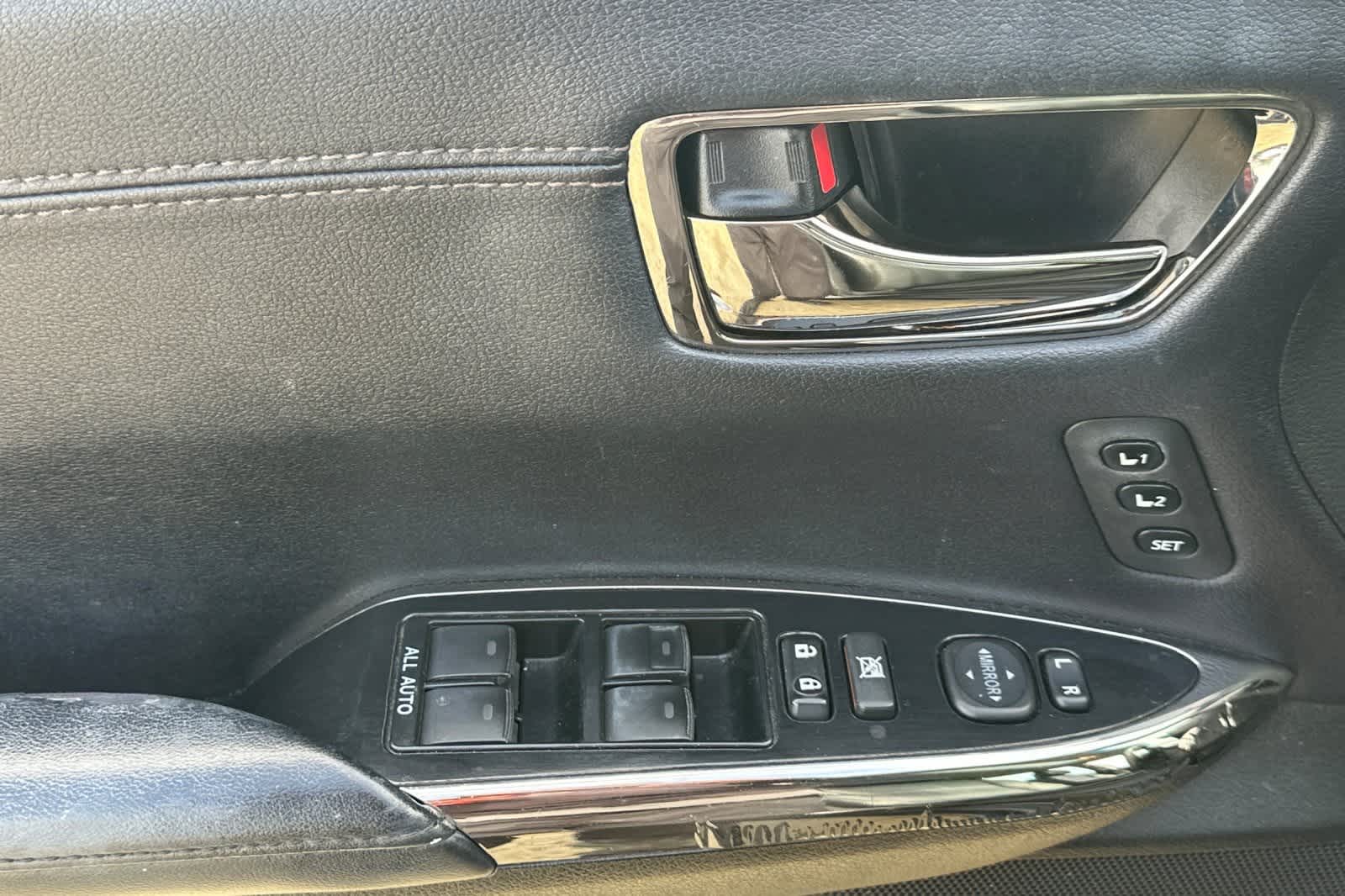 Thumbnail: 2016 Toyota Avalon - 13