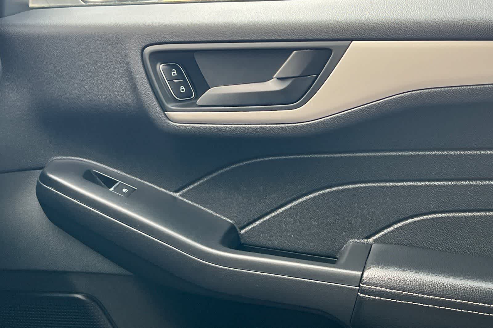 Thumbnail: 2022 Ford Escape - 21