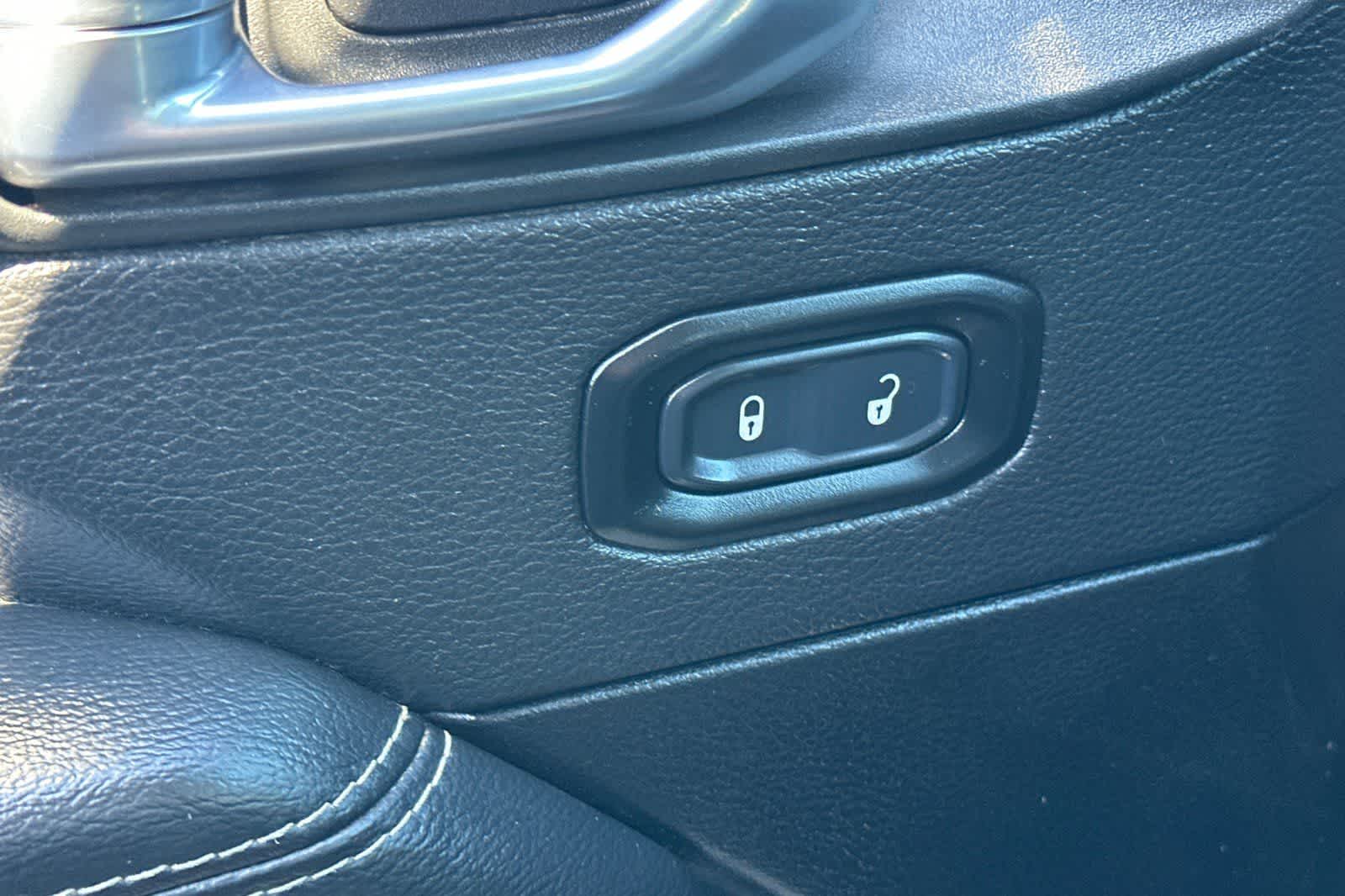 Thumbnail: 2022 Jeep Gladiator - 14