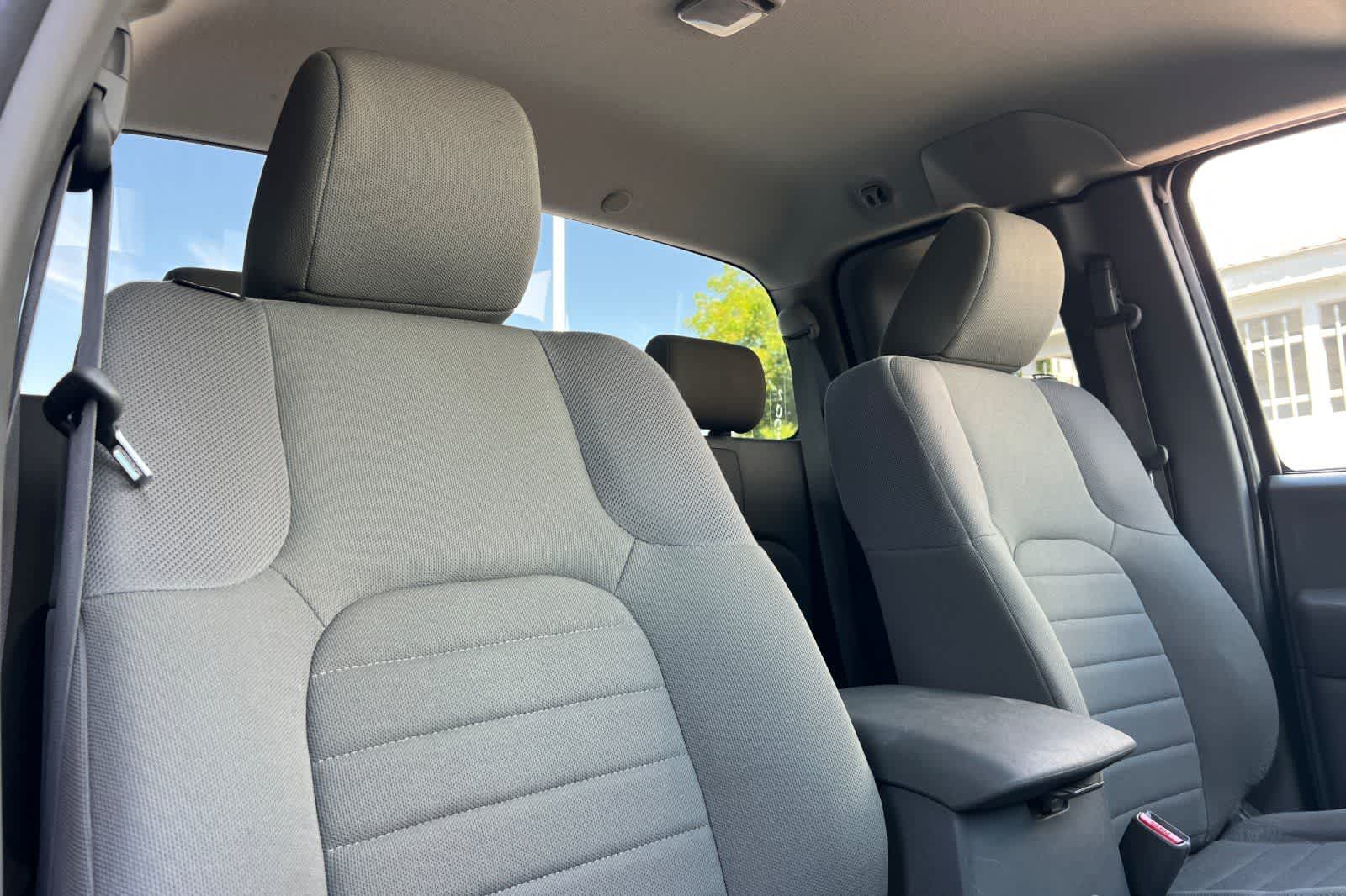 Thumbnail: 2019 Nissan Frontier - 18