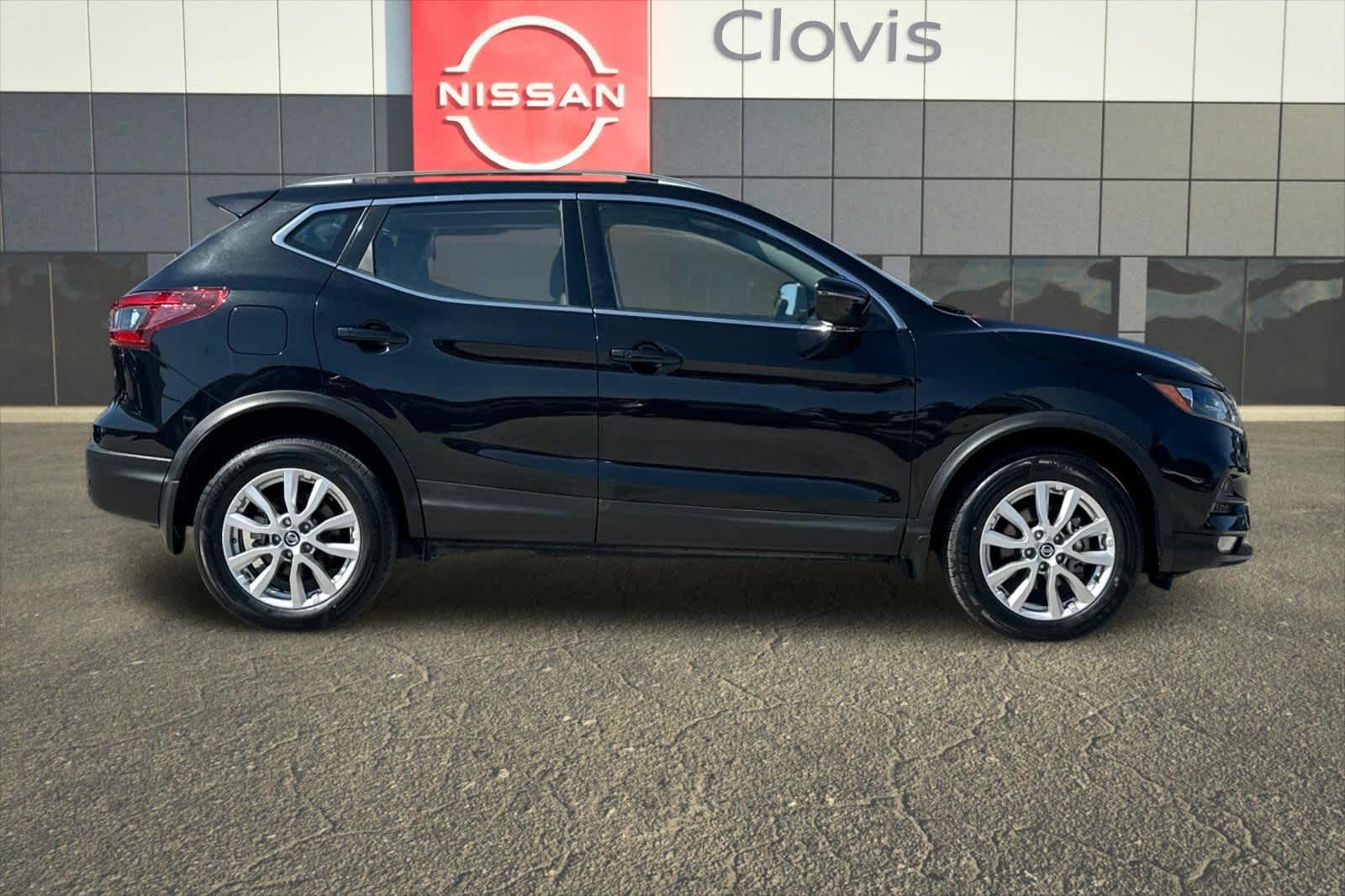 Thumbnail: 2021 Nissan Rogue Sport - 9