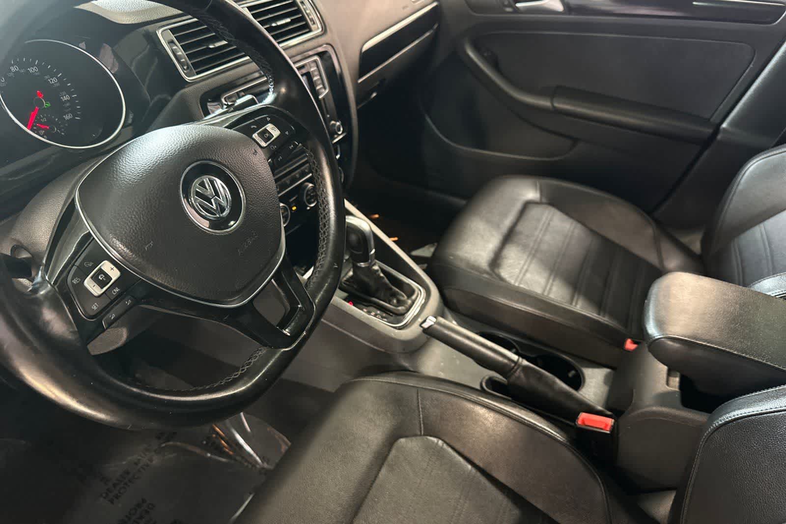 Thumbnail: 2016 Volkswagen Jetta - 12