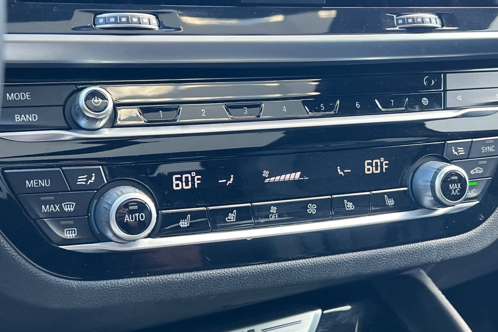 Thumbnail: 2021 BMW X4 - 21