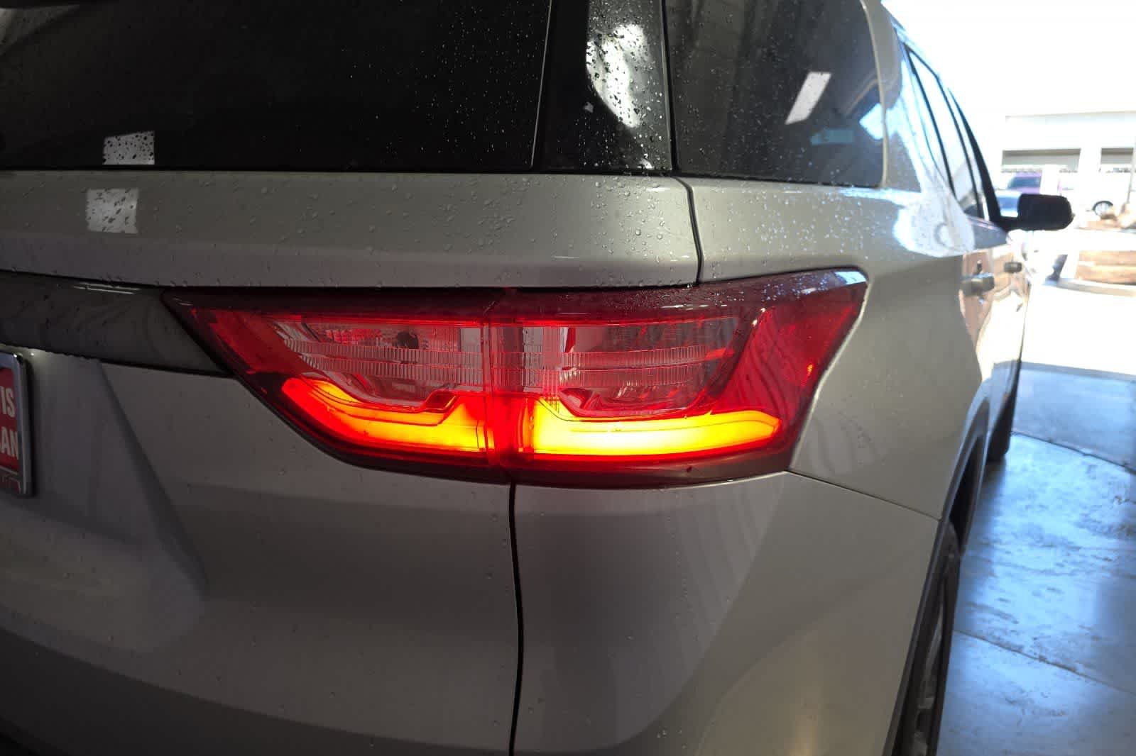 Thumbnail: 2020 Chevrolet Traverse - 13