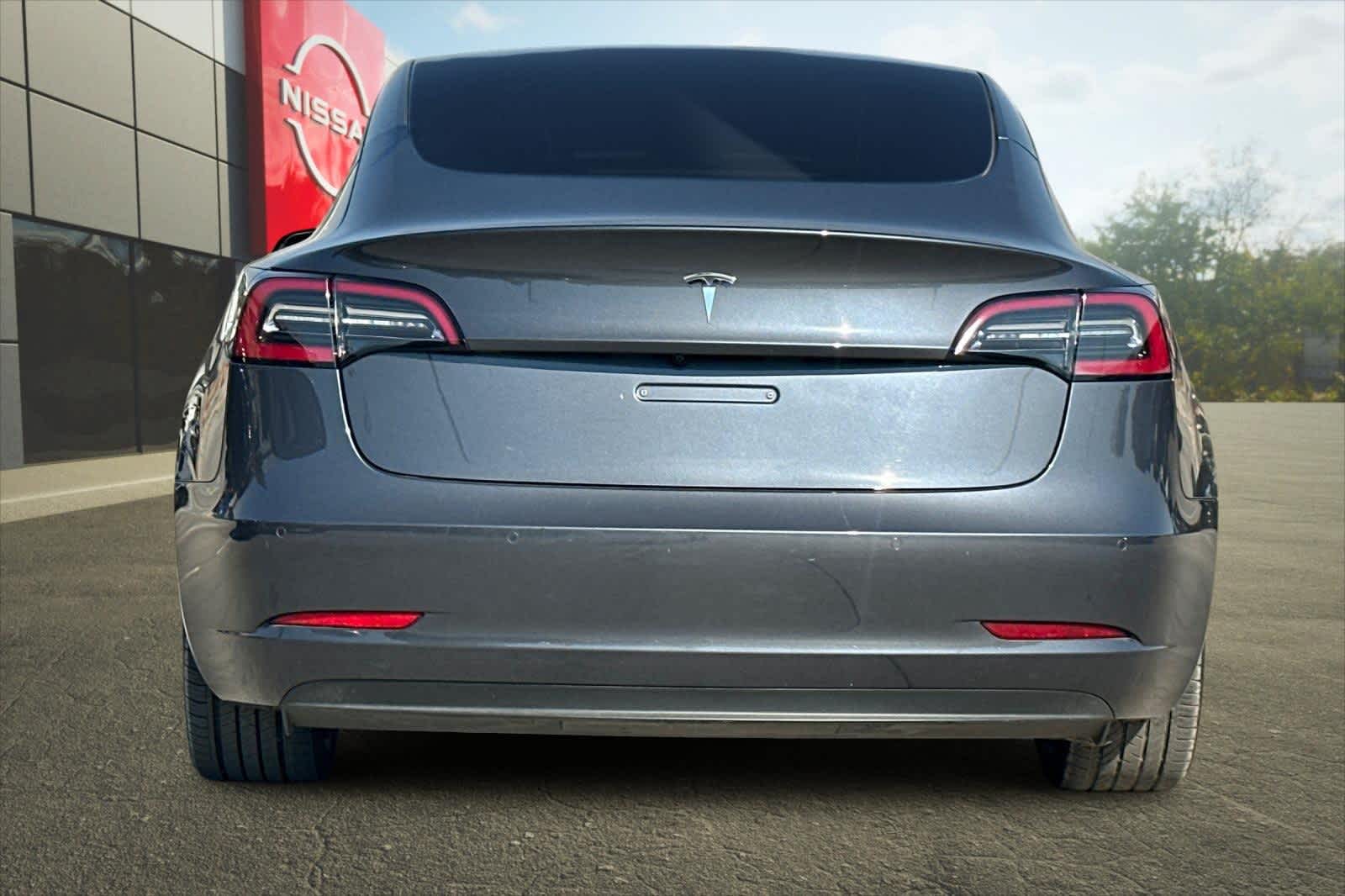 Thumbnail: 2022 Tesla Model 3 - 8