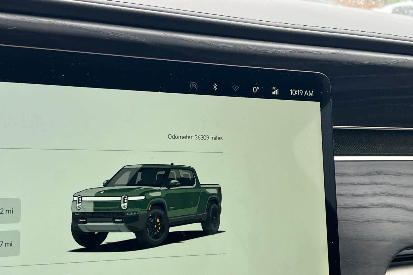 Thumbnail: 2022 Rivian R1T - 25