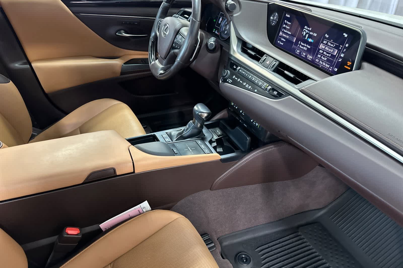 Thumbnail: 2019 Lexus ES - 18
