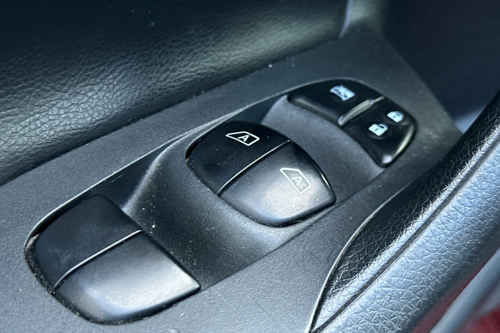 Thumbnail: 2018 Nissan Altima - 14