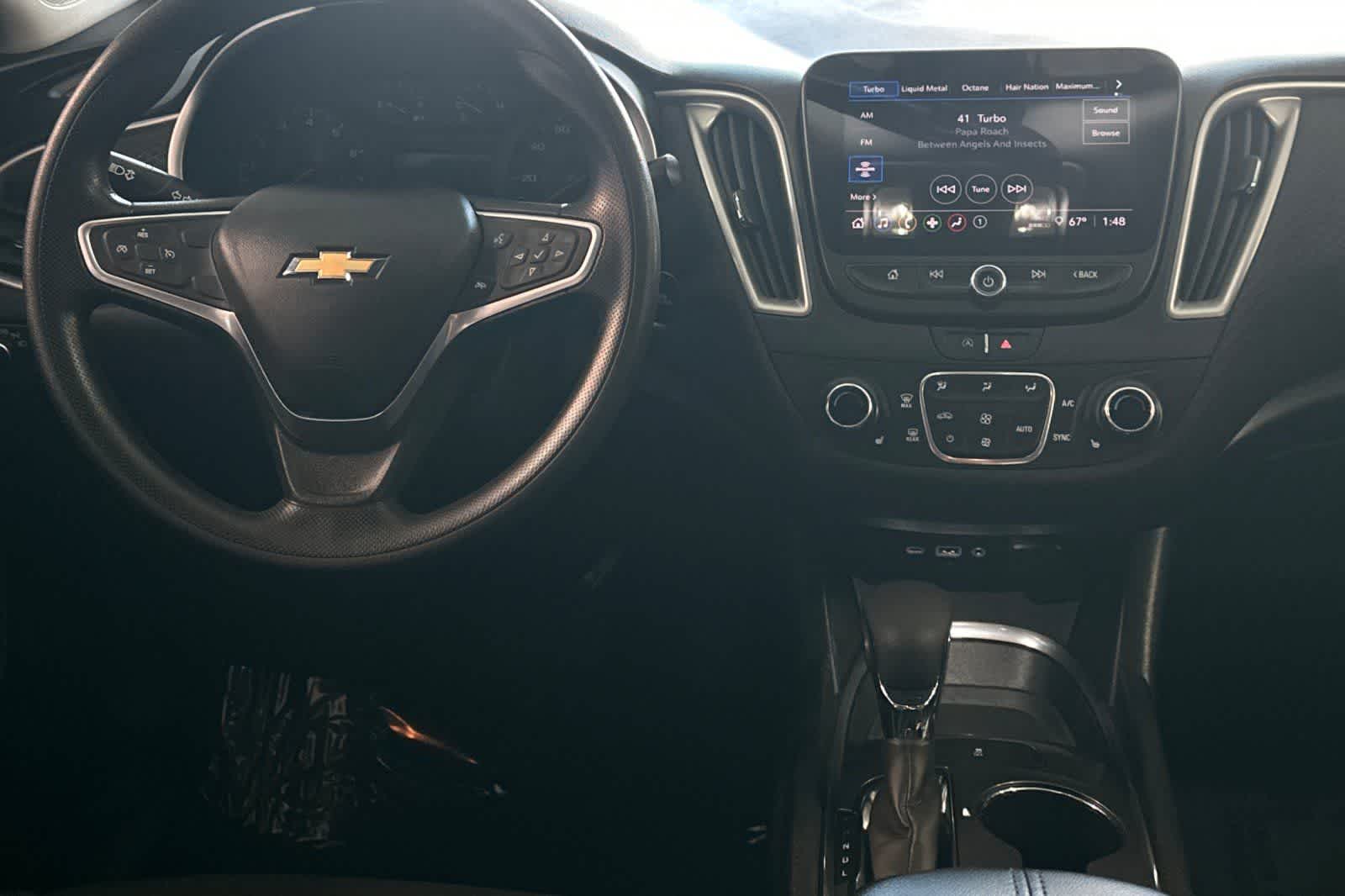Thumbnail: 2022 Chevrolet Malibu - 16