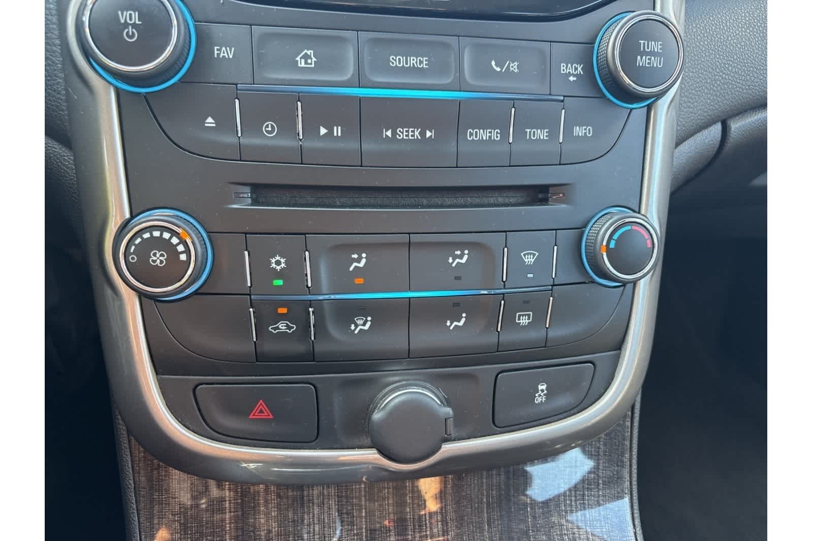 Thumbnail: 2015 Chevrolet Malibu - 18