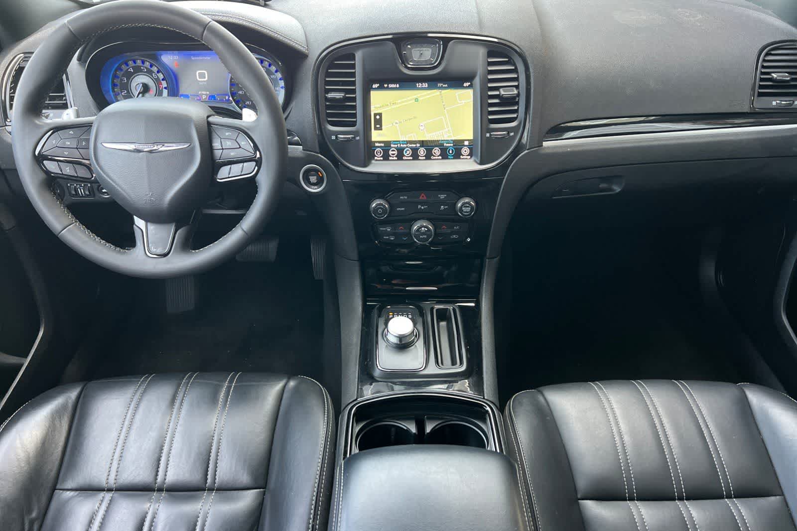 Thumbnail: 2023 Chrysler 300 - 4