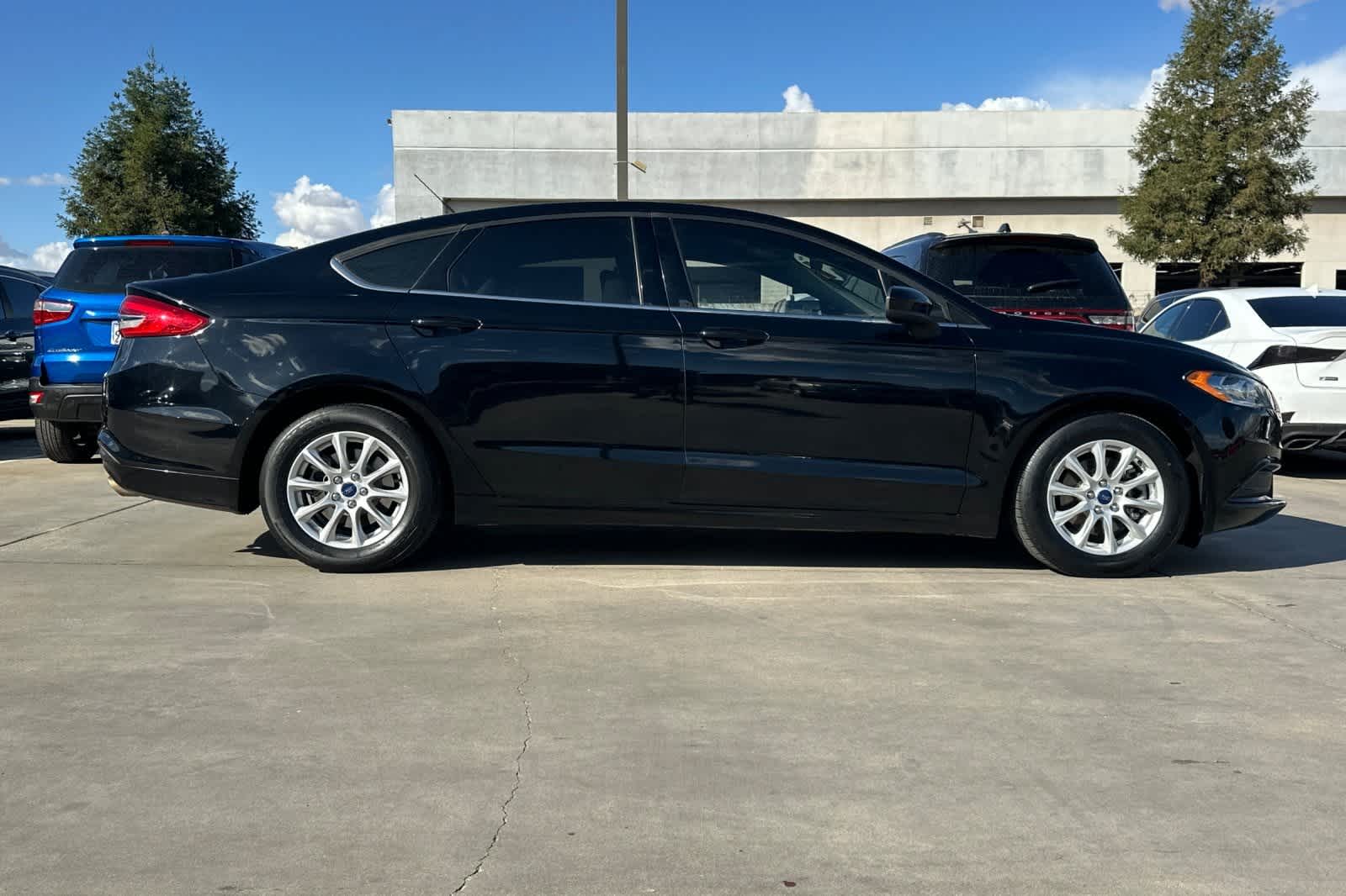 Thumbnail: 2017 Ford Fusion - 9