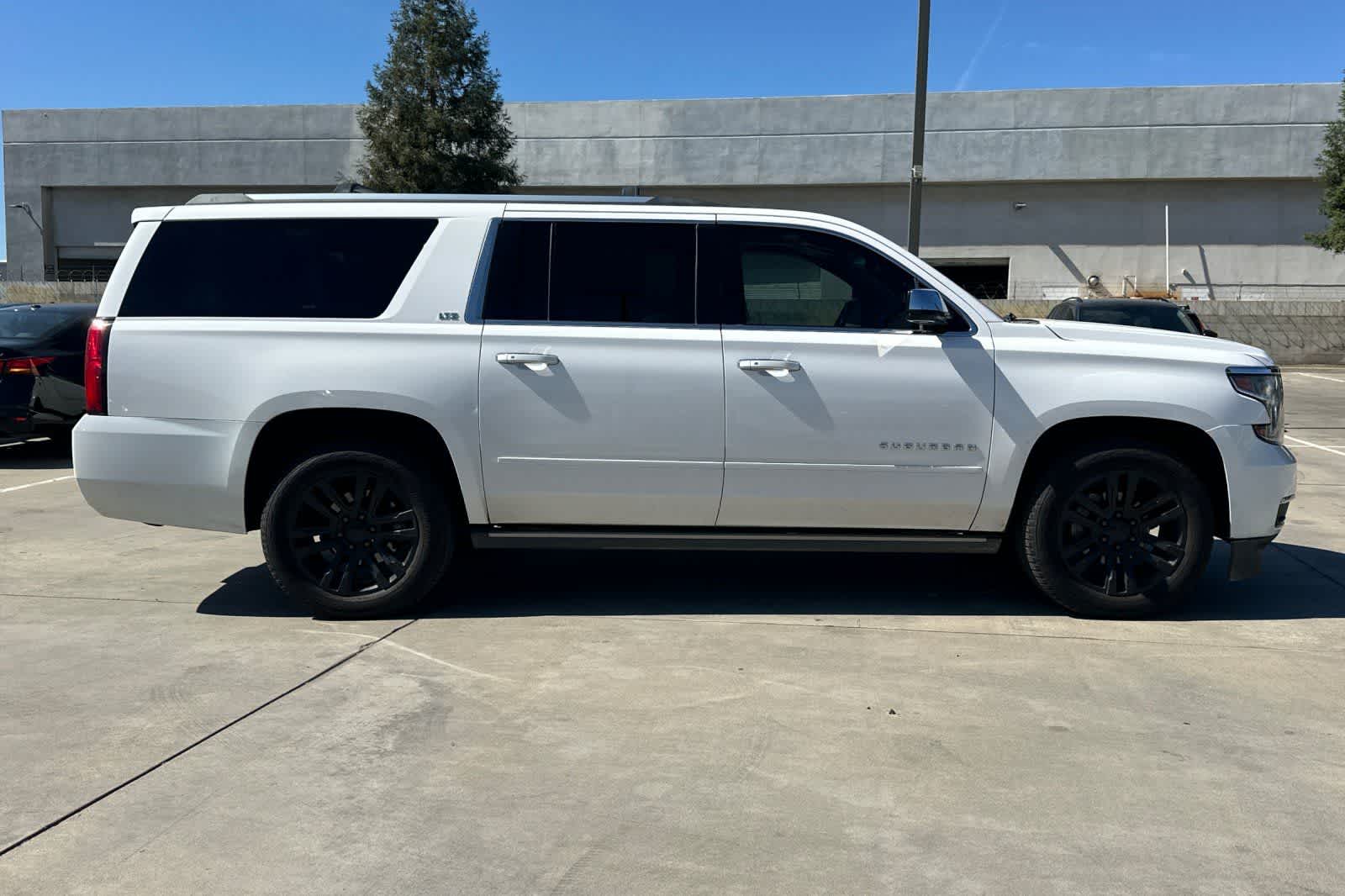 Thumbnail: 2015 Chevrolet Suburban - 9