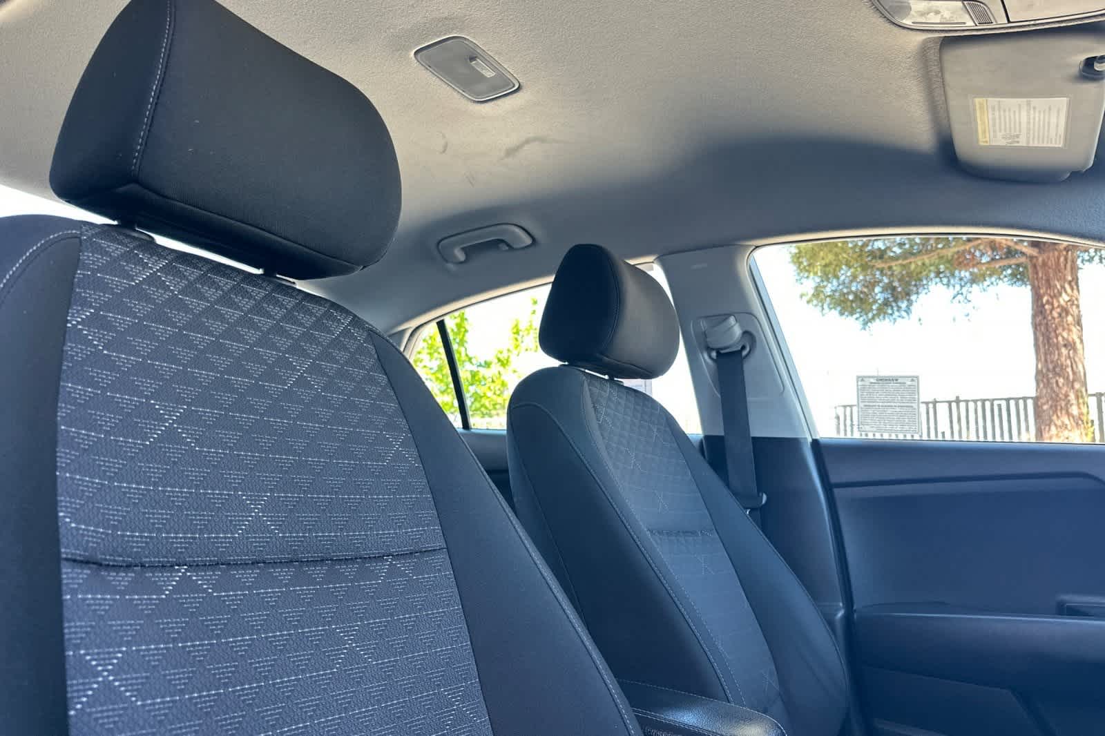 Thumbnail: 2021 Kia Rio - 18