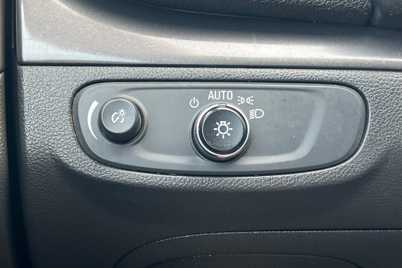 Thumbnail: 2019 Buick Encore - 32