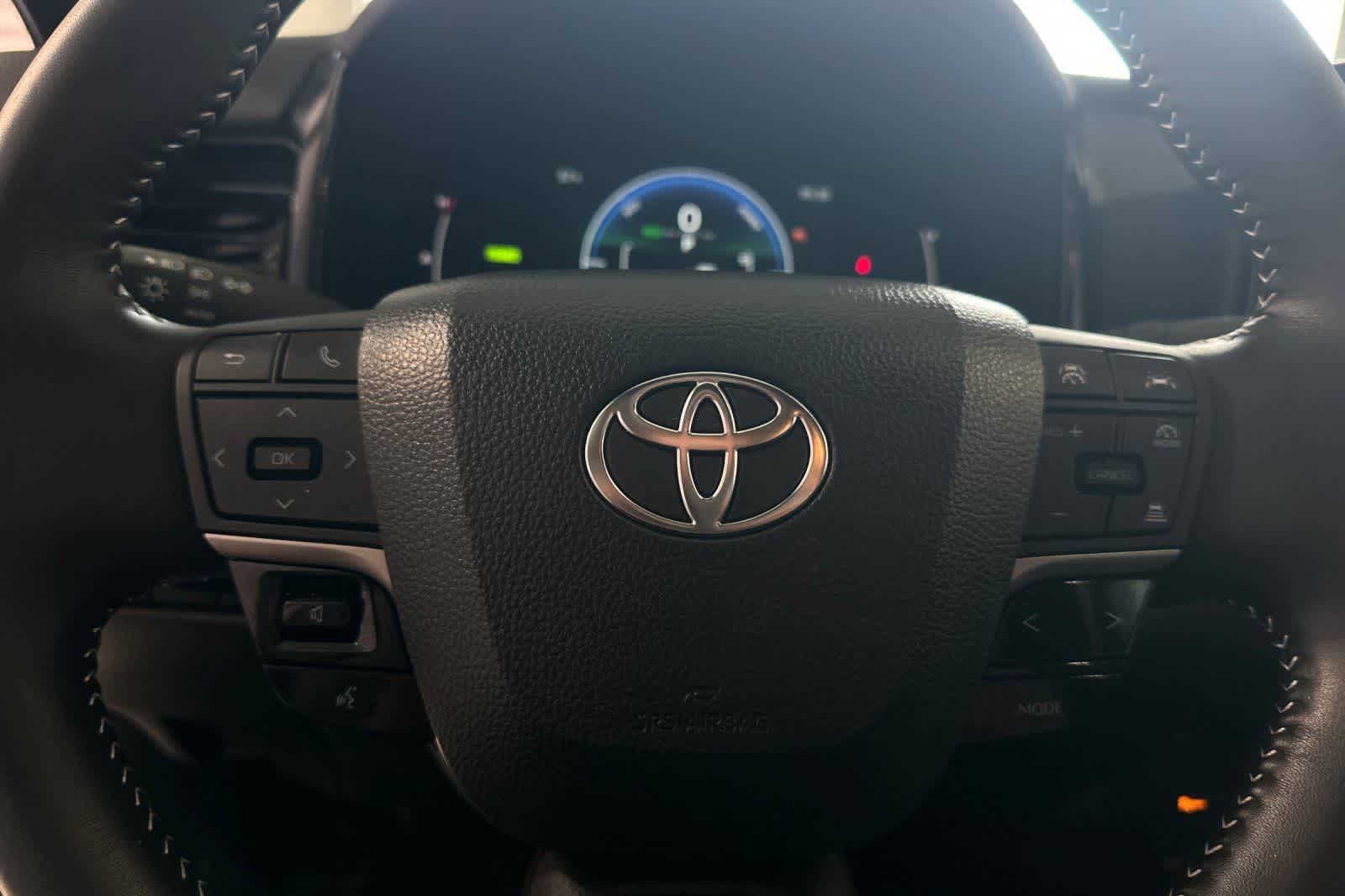 Thumbnail: 2025 Toyota Camry - 27